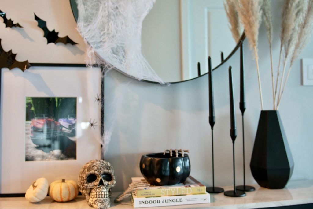 Easy Sophisticated Halloween Decoration ideas For Your Modern Home
