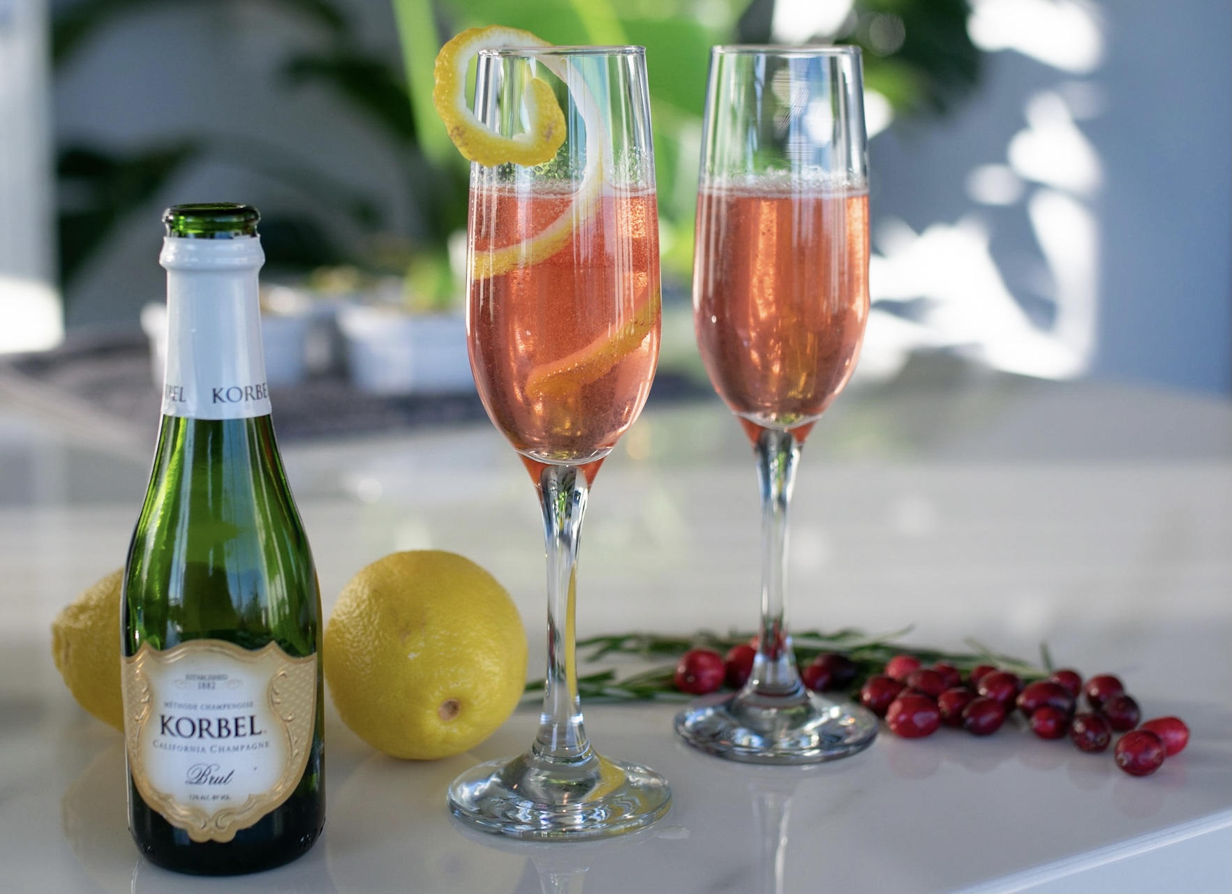 Sparkling Cocktail Ideas To Celebrate The Holidays And New Years Eve